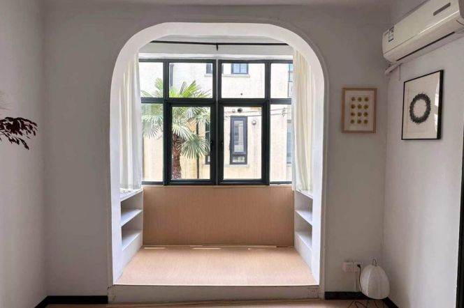 1BR Apartment in Old Xuhui (L1/L7)