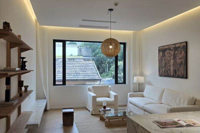 Spacious 1BR Heritage Apartment near Nanjing Xi Lu with Terrace (L2/L12/L13)