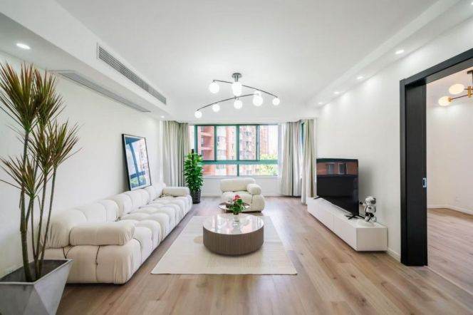 3BR Apartment near Longhua Metro (L11/L12)