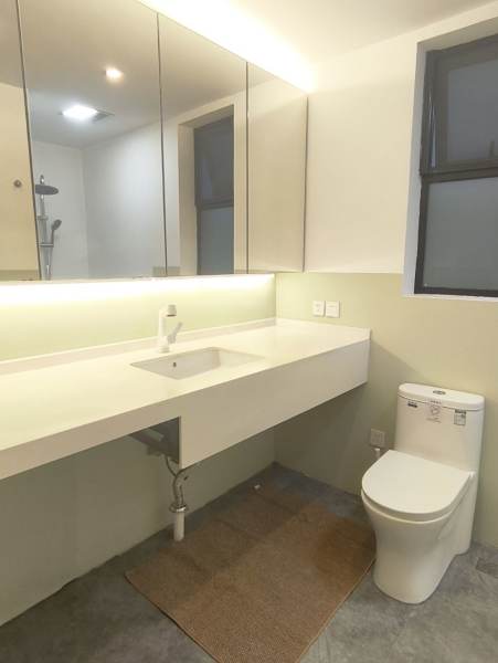 Housing image — Bathroom