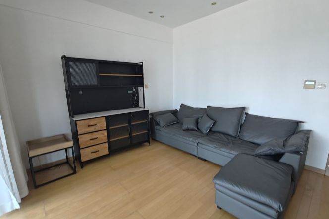 Spacious Bright 2BR Apartment near Nanjing Xi Lu with Outstanding View (L2/L12/L13)