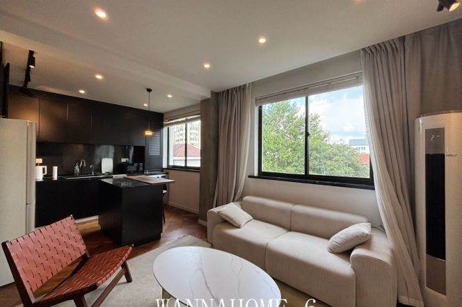 Spacious Modern 2BR Apartment in Old Xuhui (L10/L11)