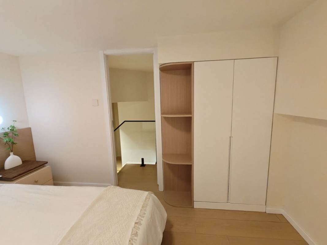 Housing image — Bedroom
