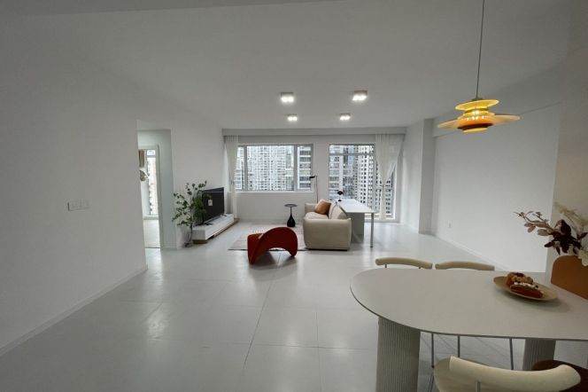 Modern Bright 3BR Apartment near Shanghai Indoor Stadium Metro (L4)