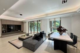Modern 4BR Apartment near Century Park with Green View