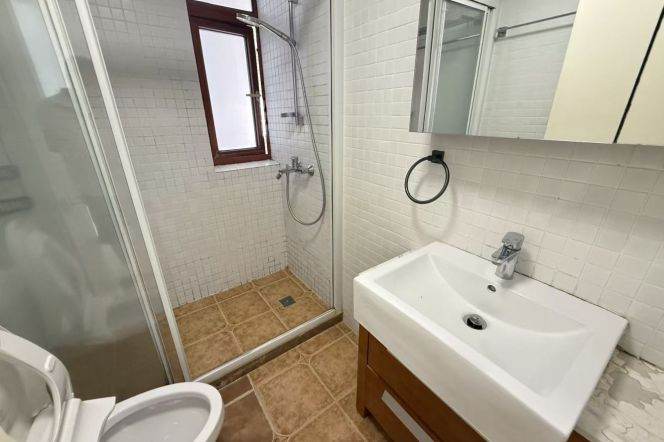 High-Floor 2BR Apartment at Joffre Garden (L1/L10/L12)