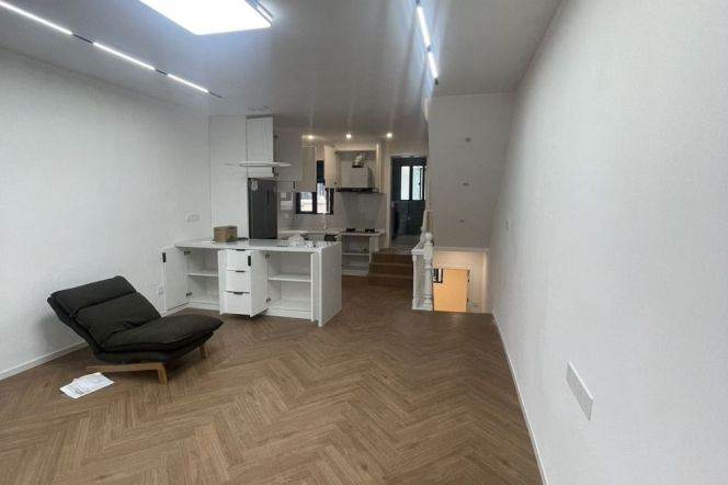 Modern Bright 2BR Heritage Apartment near South Shaanxi Rd Metro (L1/L10/L12/L13)
