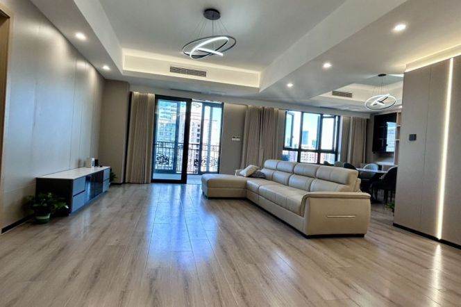 Spacious 2BR Apartment in Jing'an (L2/L11)