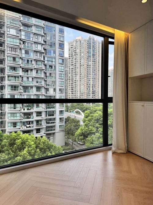 Housing image — Balcony