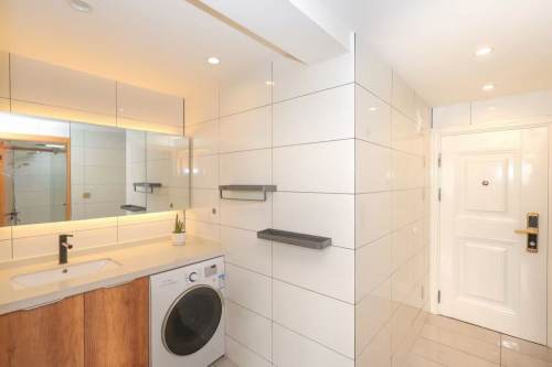 Housing image — Bathroom