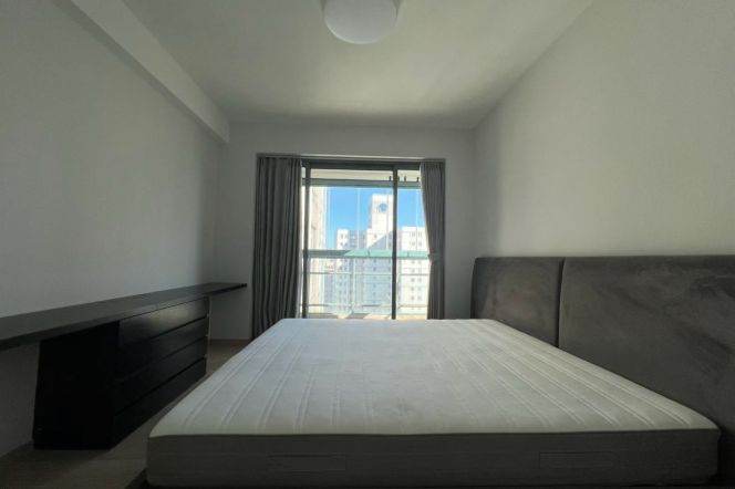Spacious 2BR Apartment near Jiangsu Rd Metro