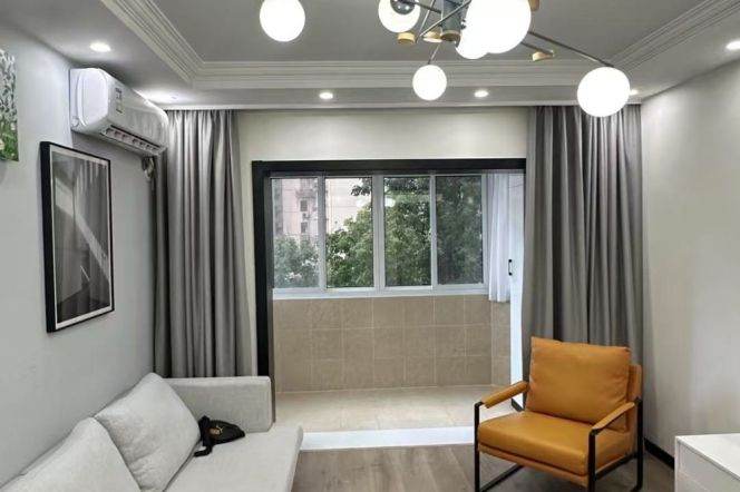 1BR Apartment in Old Xuhui (L7/L9)