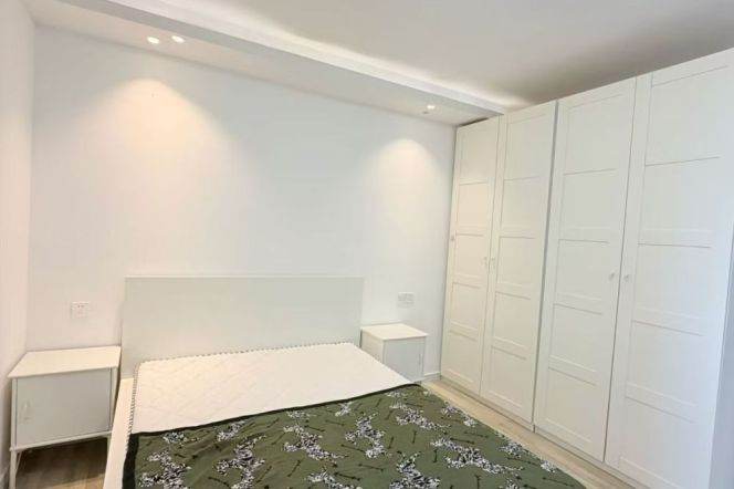 High-Floor 1BR Apartment near Zhongshan Park