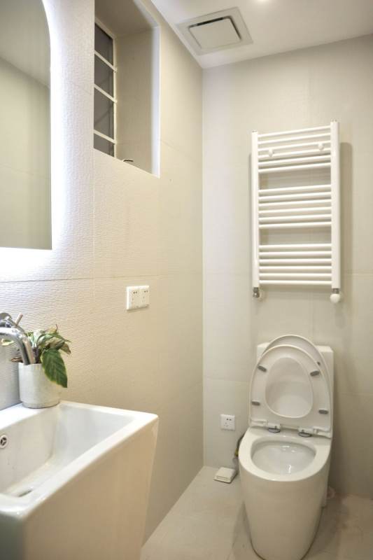 Housing image — Bathroom