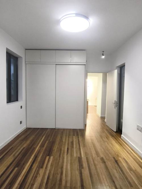 Housing image — Room