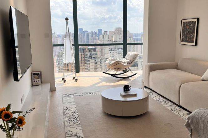 High-Floor 2BR Apartment near Lujiabang Rd Metro (L8/L9)