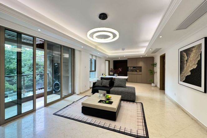 Modern 4BR Apartment near Century Park with Green View