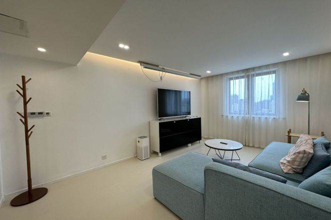Spacious Open-Layout 3BR Apartment in Old Xuhui with Built-in Storage (L10/L11)