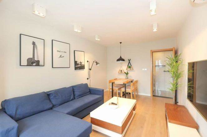 Spacious Modern Bright 1BR Apartment near Jing'an Kerry Center (L2/L7/L14)