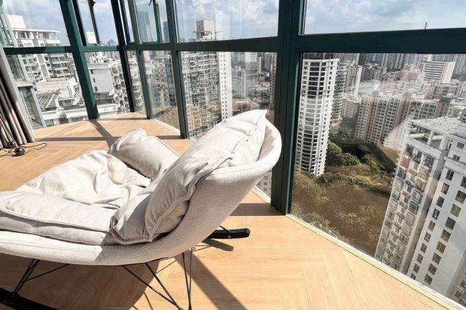 High-Floor 2BR Apartment near Lujiabang Rd Metro (L8/L9)