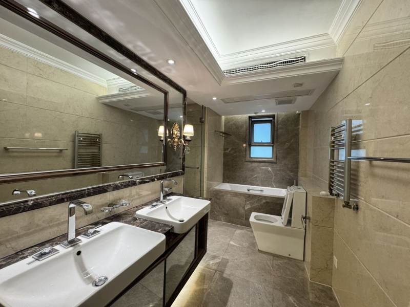 Housing image — Bathroom