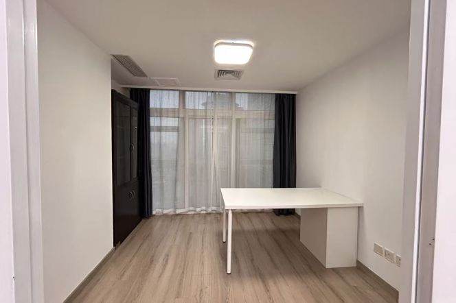 Spacious 2BR Apartment in Jing'an
