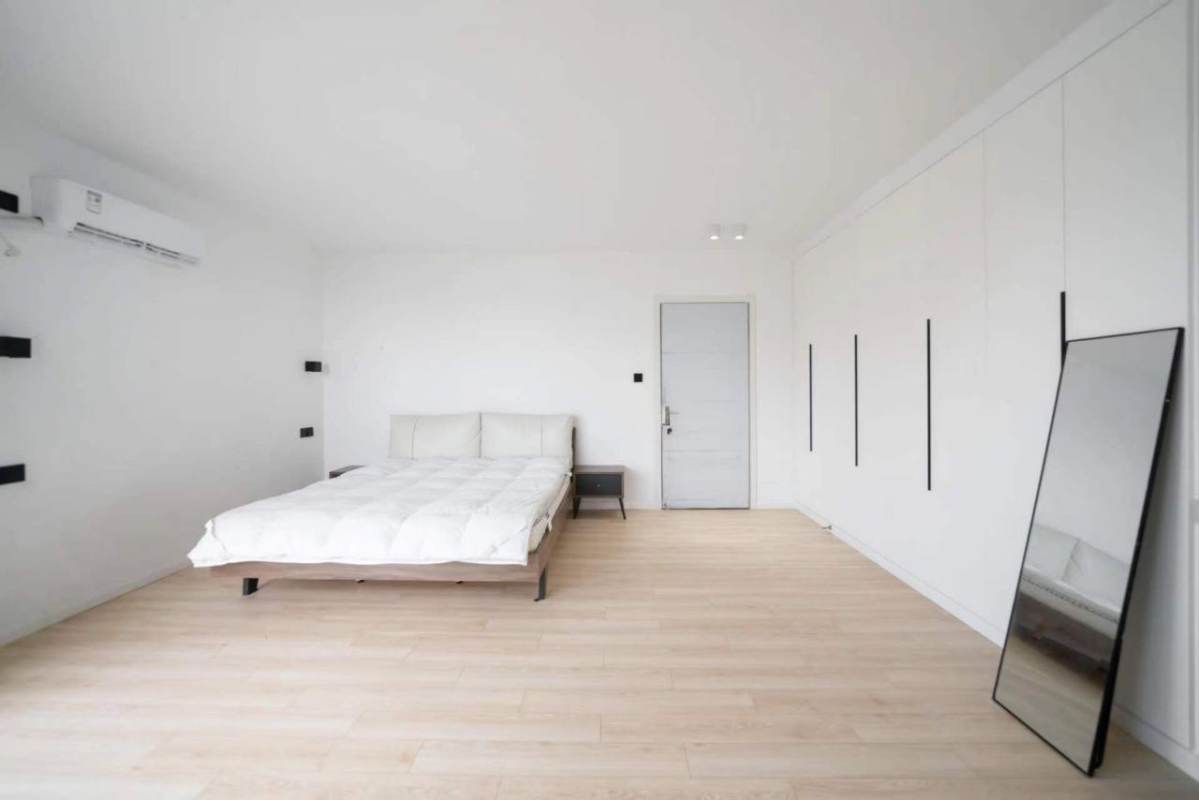 Housing image — Bedroom