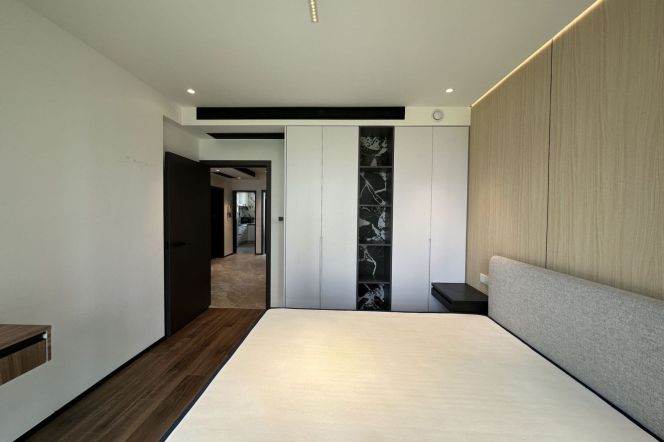 Modern Bright 2BR Apartment near Century Park
