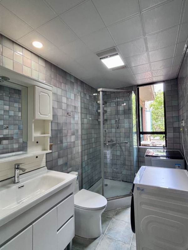 Housing image — Bathroom