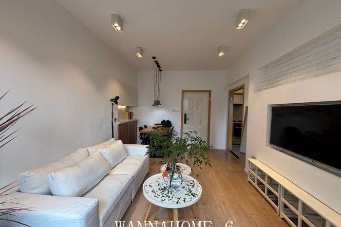 Spacious 1BR Apartment in Jing'an (L2/L7/L14)