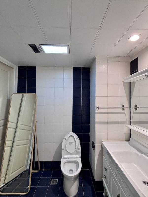 Housing image — Bathroom