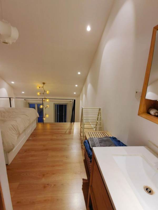 Housing image — Room