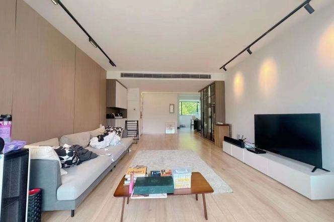 3BR Apartment near Caoxi Rd Metro (L3/L11)