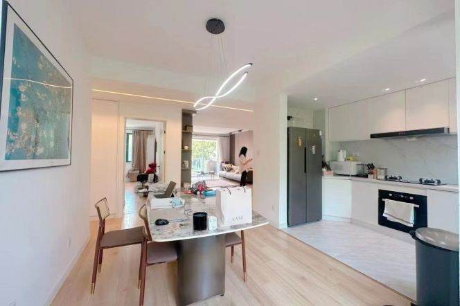3BR Apartment near Caoxi Rd Metro (L3/L11)