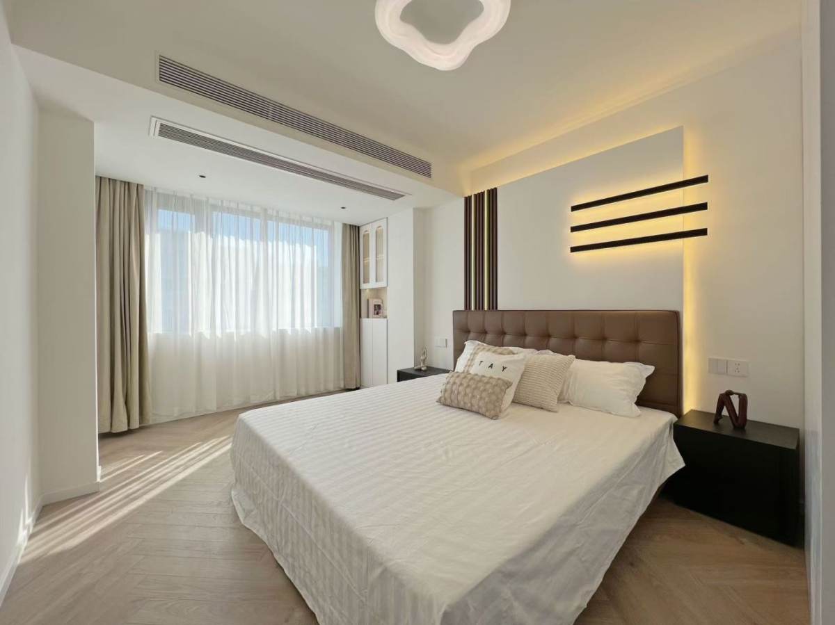 Housing image — Living Room