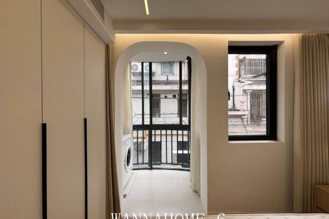 1BR Apartment in Jing'an (L7)