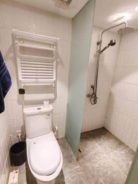 Housing image — Bathroom