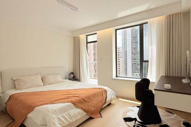 Bright Modern 3BR Apartment near Changshou Rd Metro (L7/L13)