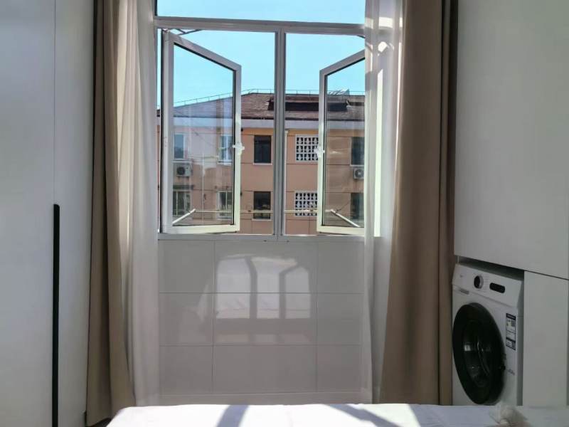 Housing image — Balcony