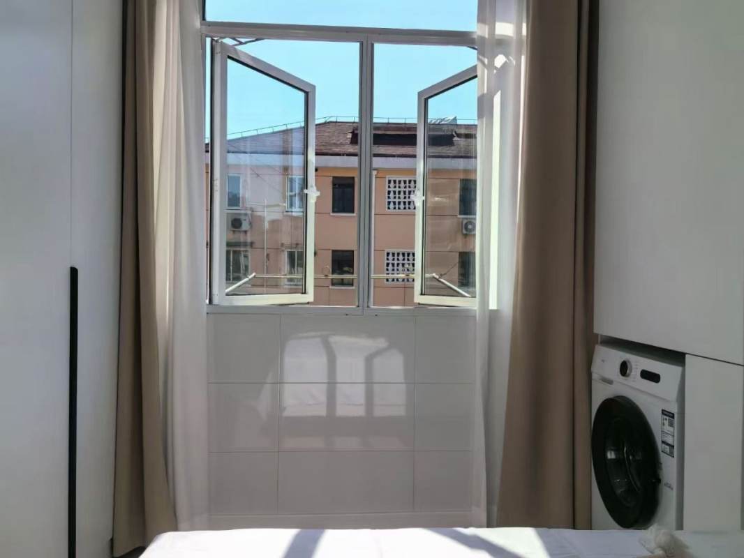 Housing image — Balcony