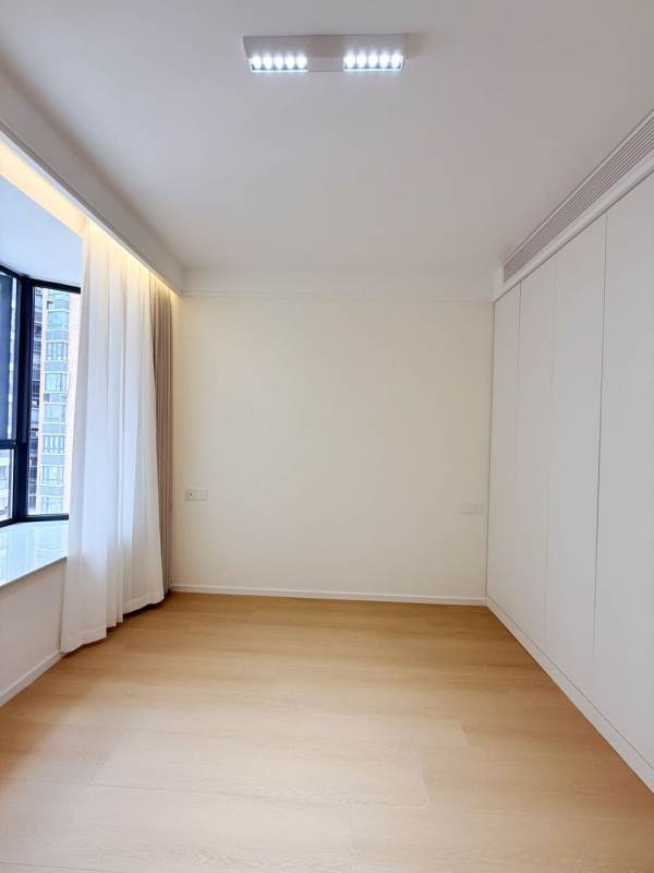 Housing image — Bedroom