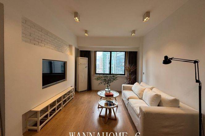 Spacious 1BR Apartment in Jing'an (L2/L7/L14)