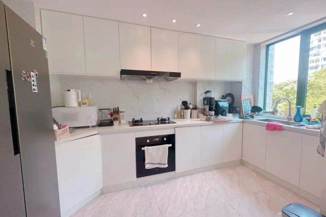 3BR Apartment near Caoxi Rd Metro (L3/L11)