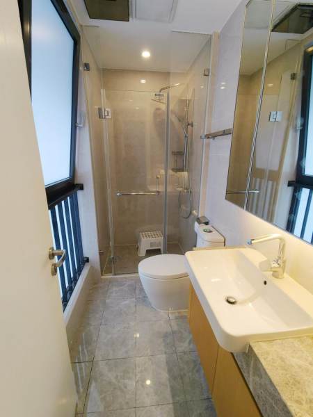 Housing image — Bathroom