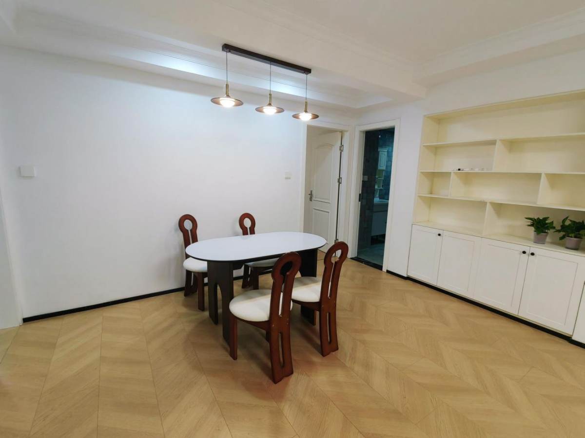 Housing image — Dining Area