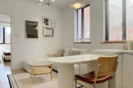 Bright Modern 1BR Apartment in Jing'an (L2/L12/L13)