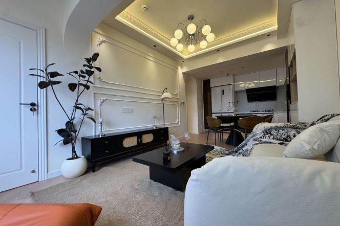 High-Floor Bright 3BR Apartment near Shanghai Stadium Metro (L4)