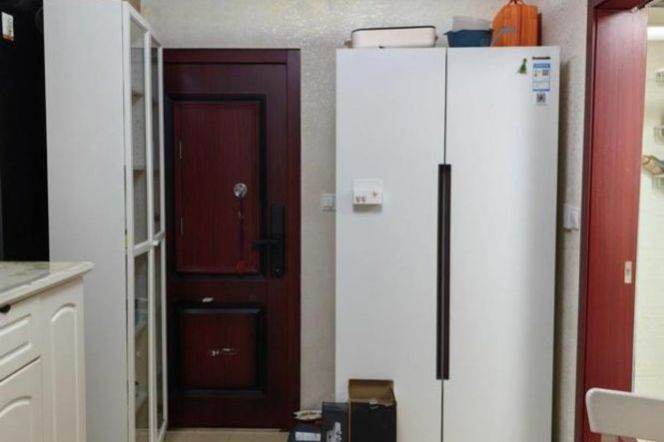 2BR Apartment in People's Square (L2/L10/L12)