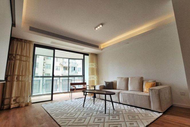 3BR Apartment near Hongqiao Rd Metro
