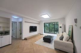 3BR Apartment near West Yan'An Rd Metro with Green View